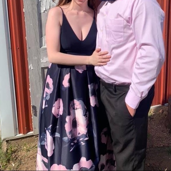 Prom dress - Picture 7 of 7